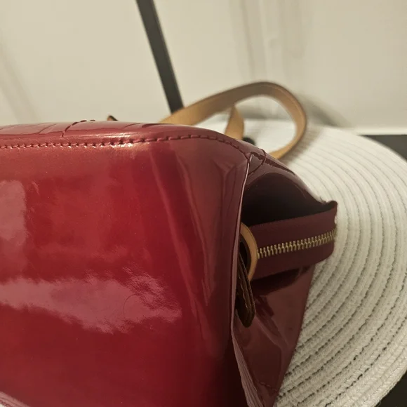 Louis Vuitton Bedford Shoulder Bag – Vernis Monogram – Red ✨ - Picture 12 of 16